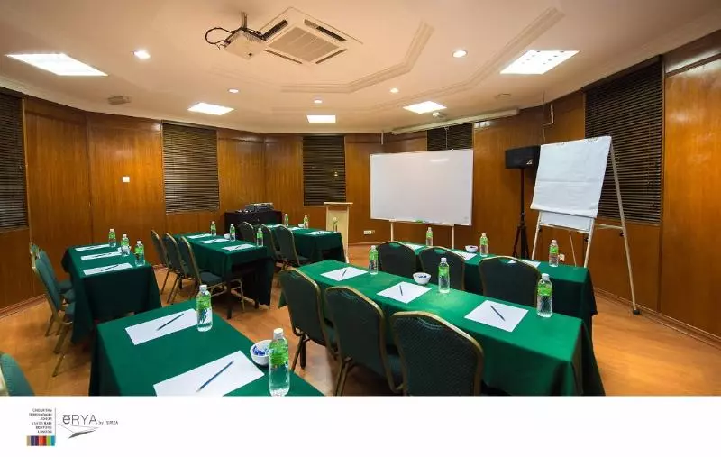 ホテル ērya By Suria Janda Baik