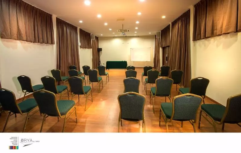 ホテル ērya By Suria Janda Baik