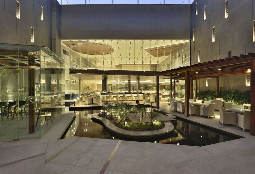 Taj Hotel & Convention Centre, Agra
