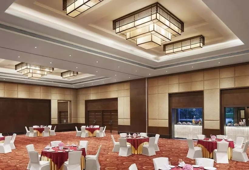 Taj Hotel & Convention Centre, Agra