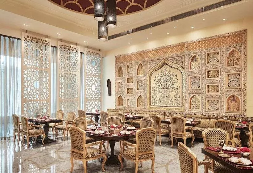 Taj Hotel & Convention Centre, Agra