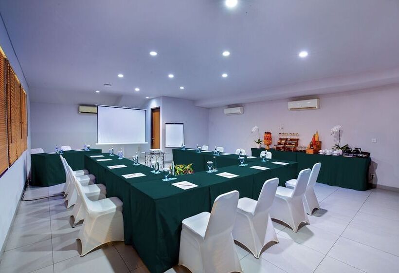 בית מלון כפרי The 1o1 Bali Oasis Sanur