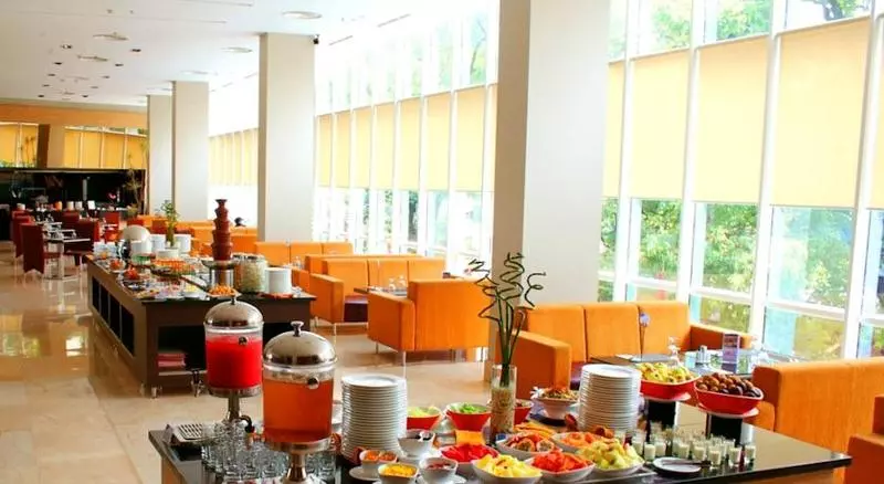 Отель The Luxton Bandung