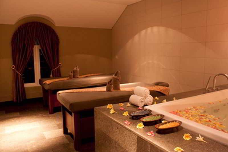 בית מלון כפרי The Luxton Bandung