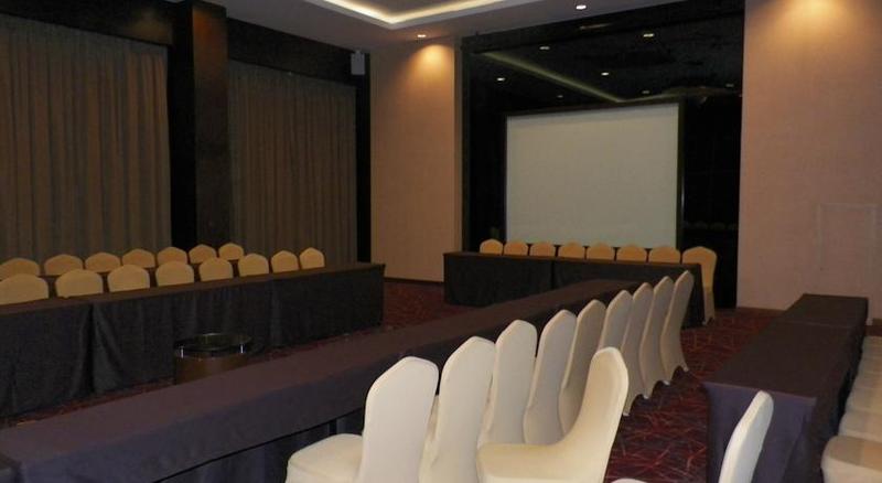 בית מלון כפרי The Luxton Bandung