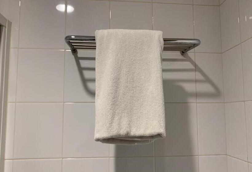 בית מלון כפרי Glodok Plaza