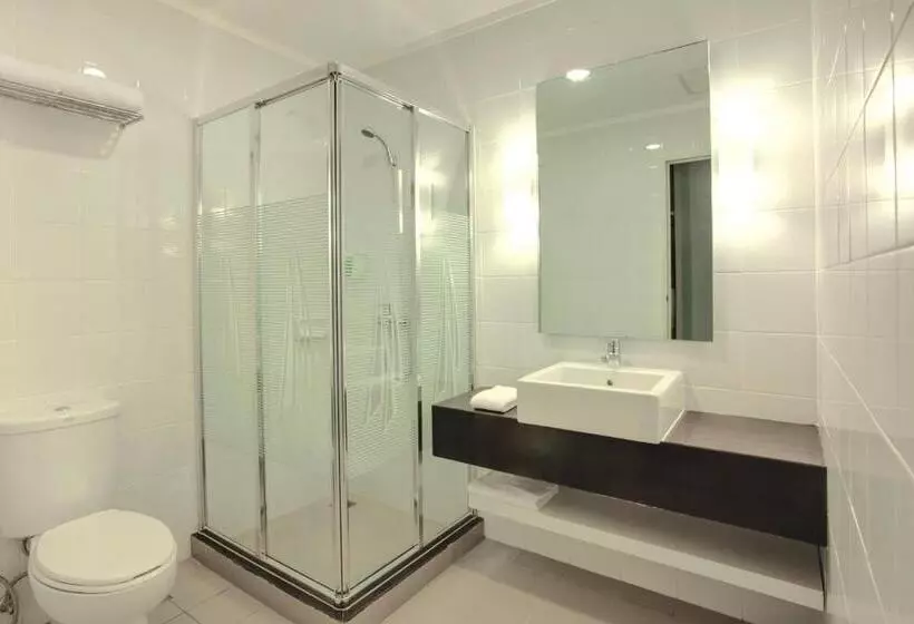 בית מלון כפרי Glodok Plaza