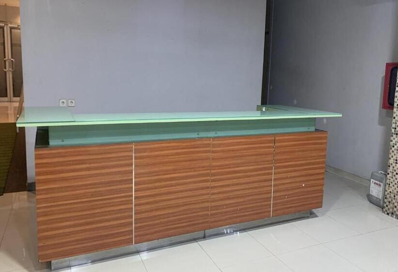 בית מלון כפרי Glodok Plaza