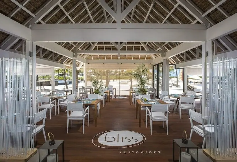 اقامتگاه Anahita Golf & Spa Resort