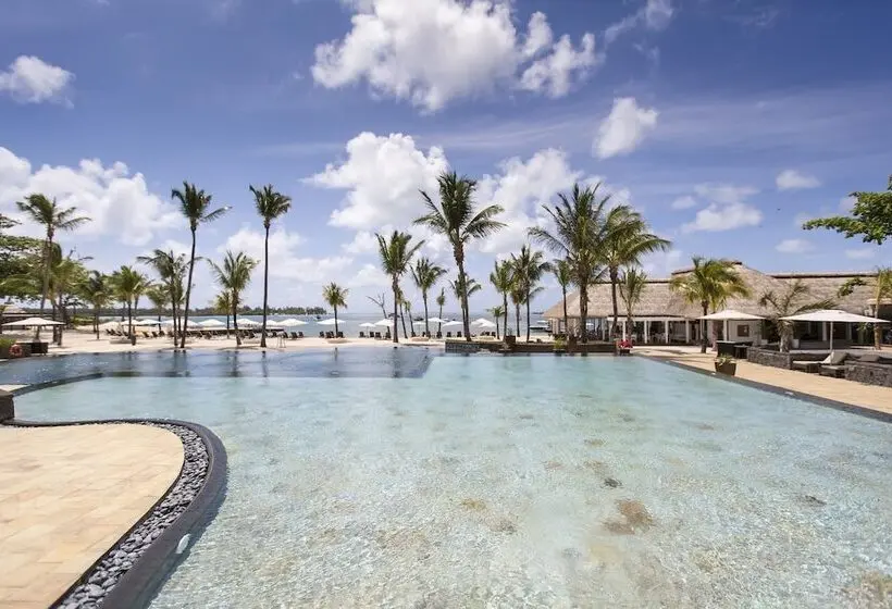 اقامتگاه Anahita Golf & Spa Resort
