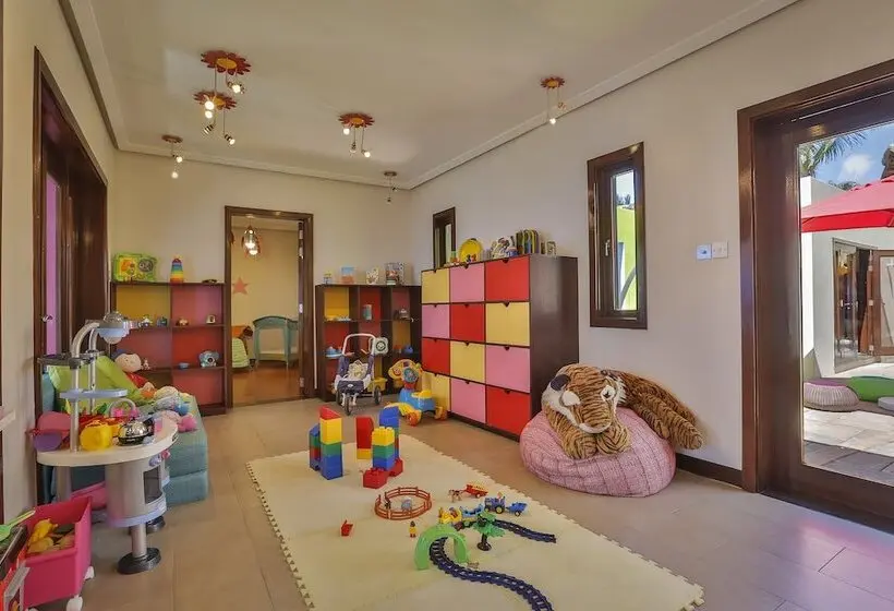 اقامتگاه Anahita Golf & Spa Resort
