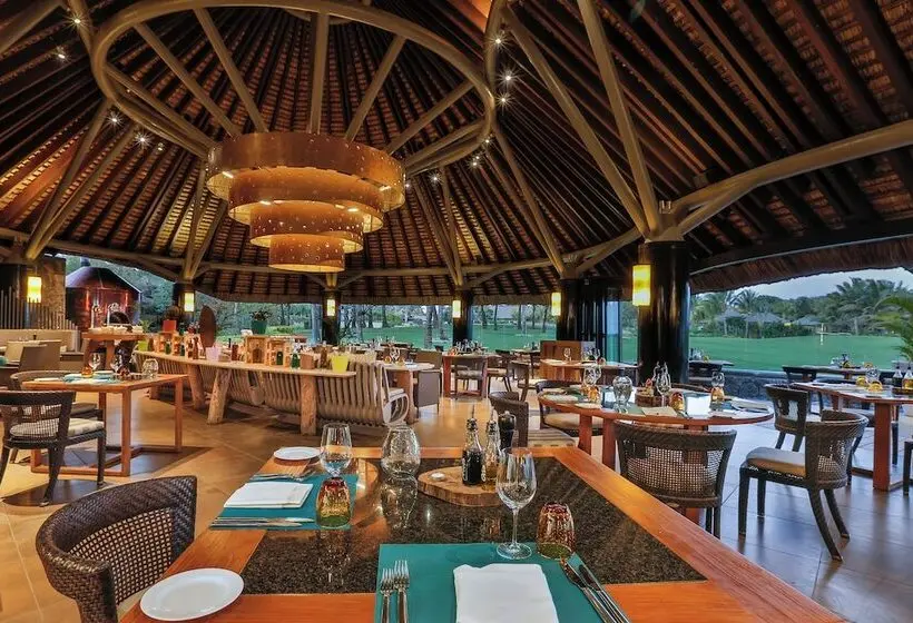 اقامتگاه Anahita Golf & Spa Resort