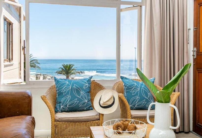 منتجع Camps Bay Village   Studios And Apartments