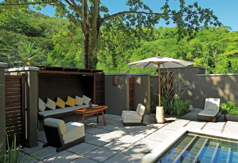 استراحتگاه Constance Ephelia