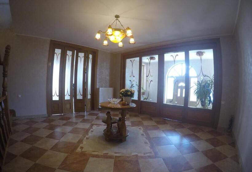 تختخواب و صبحانه Casa Edwin