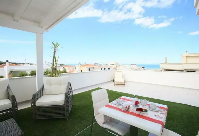 تختخواب و صبحانه Green Door