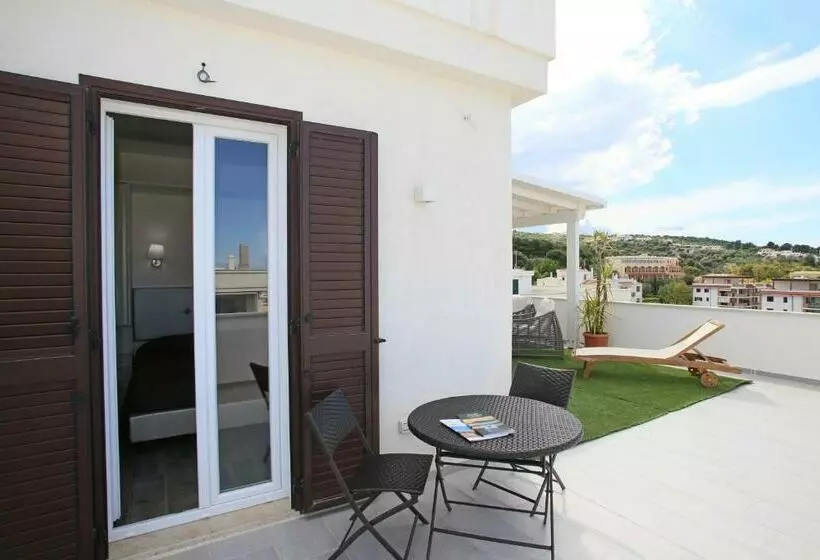 تختخواب و صبحانه Green Door