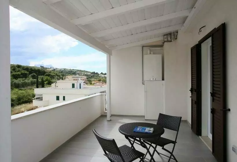 تختخواب و صبحانه Green Door