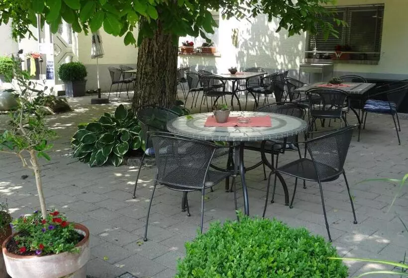 Hotelli Gasthof Waldeslust