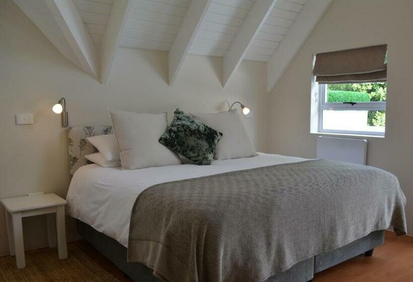 بنسيون The Lyme House