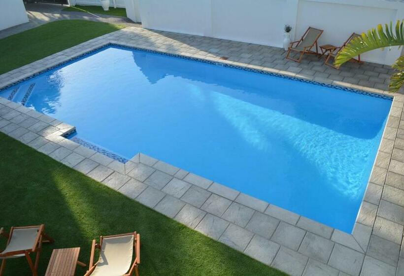 بنسيون The Lyme House