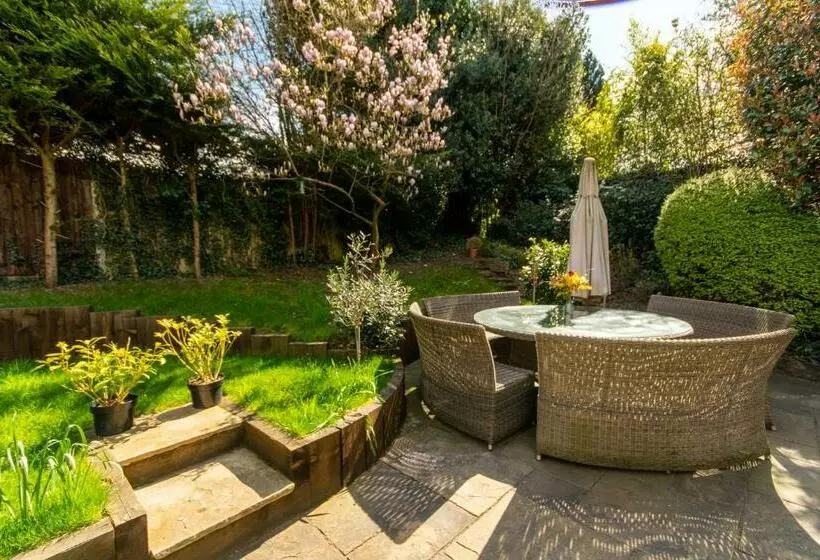 Majatalo The Studio Hatfield