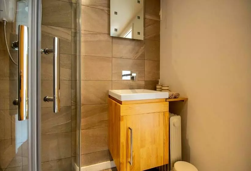 Majatalo The Studio Hatfield