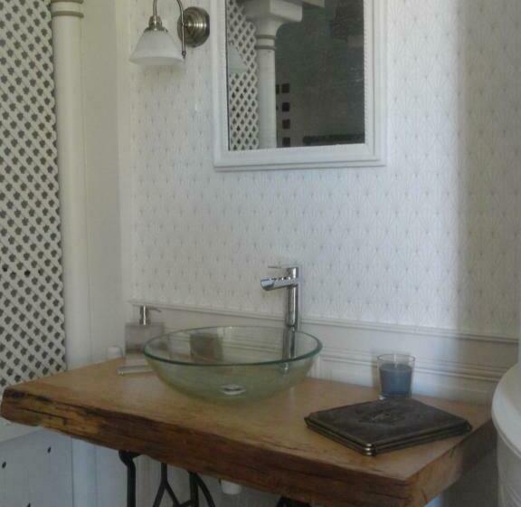 مبيت وإفطار Eco Logis De Chantegrolle