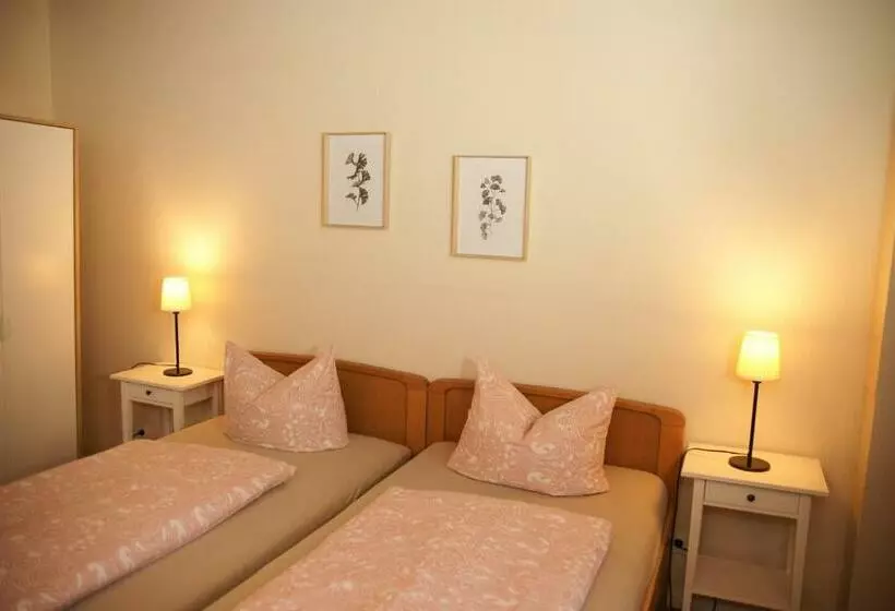 Hotelli Gästehaus Kerber