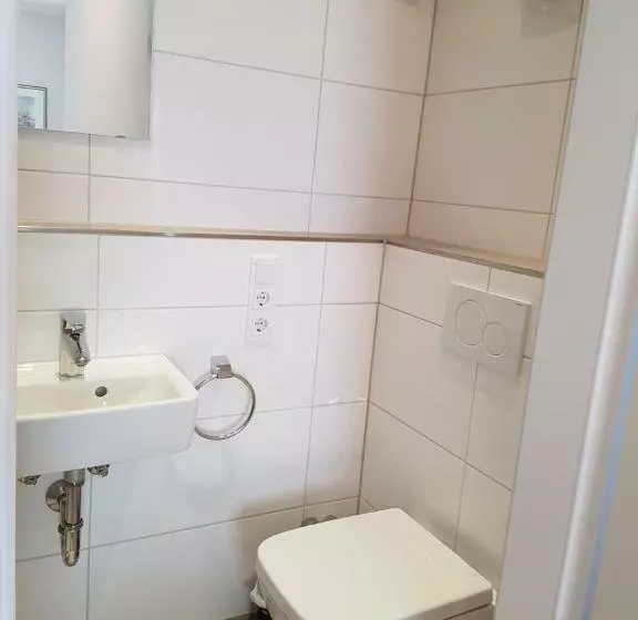 Hotelli Pension Haus Pooth