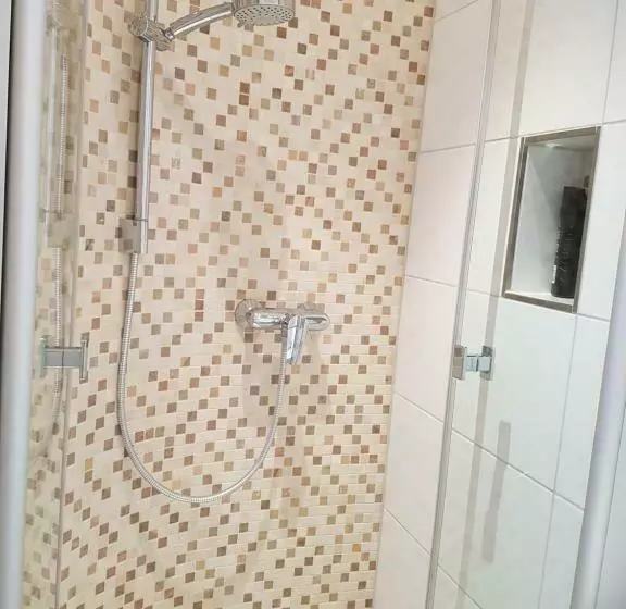 Hotelli Pension Haus Pooth