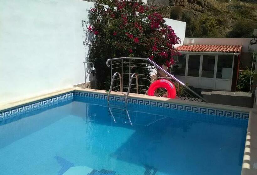 پانسیون Casa Buganvilla