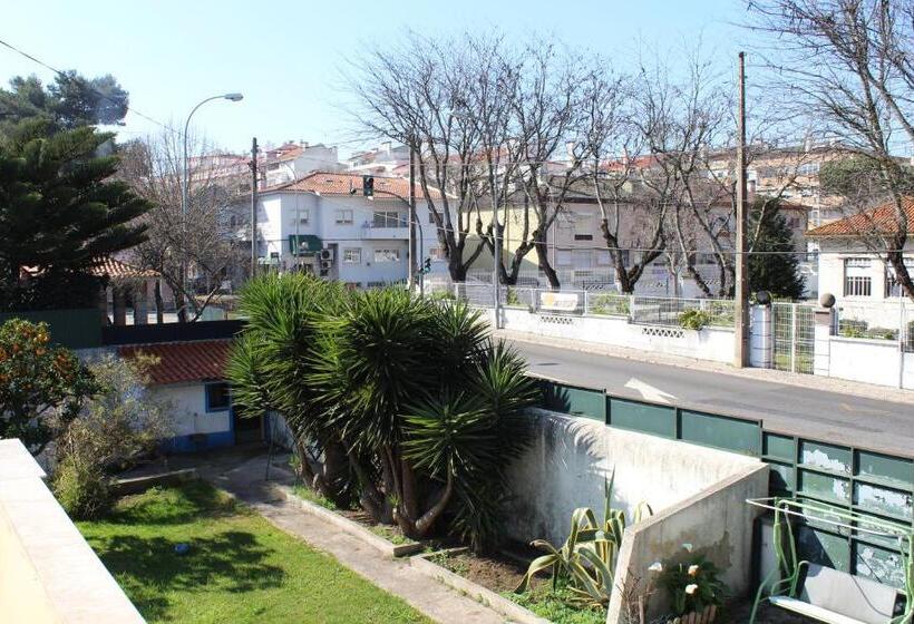 펜션 Casa De Alojamento Local  Queluz De Baixo