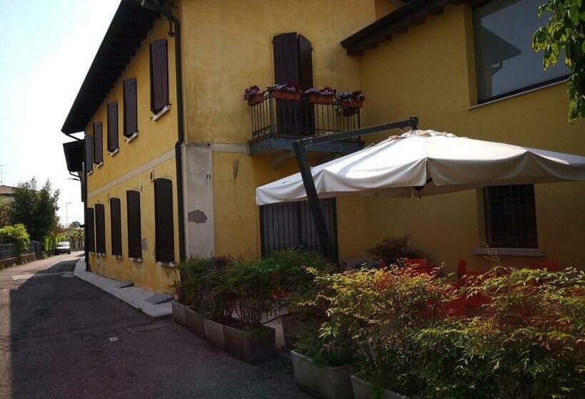 פנסיון La Stazione Camere Caffè