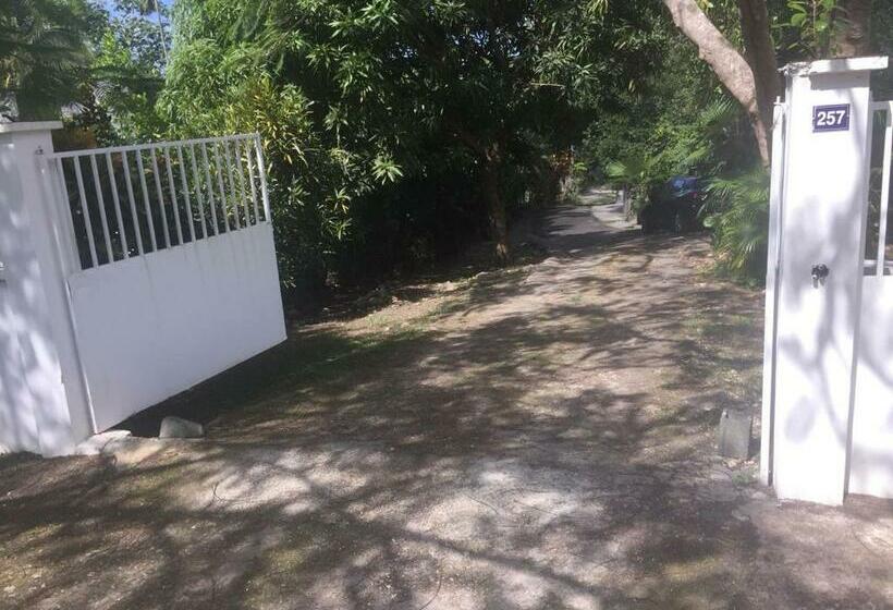 پانسیون Location Bas De Maison