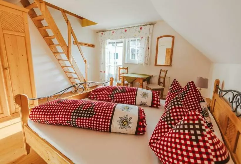 ペンション Gästezimmer & Buschenschank Mit Weingut Hack Gebell