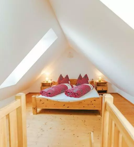 ペンション Gästezimmer & Buschenschank Mit Weingut Hack Gebell