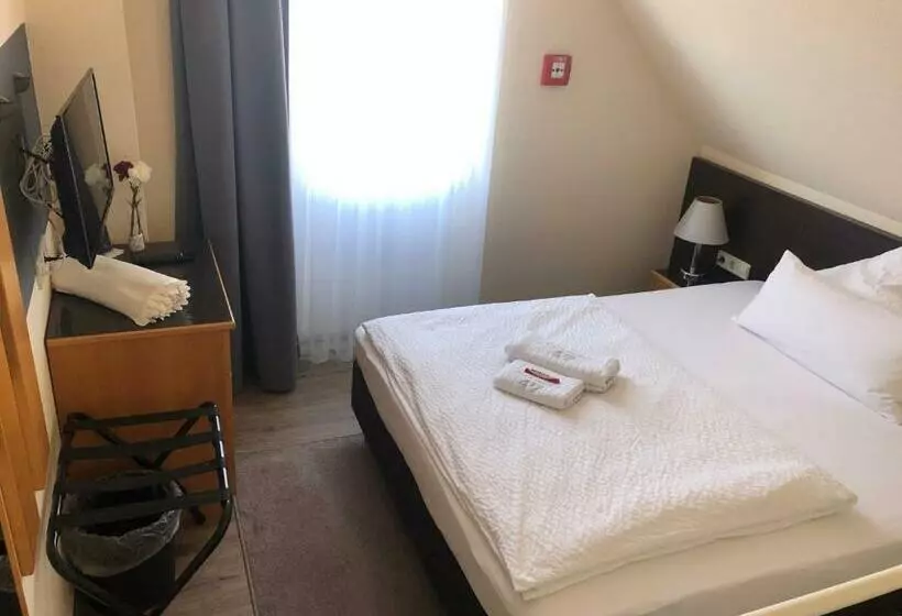 Apartment 47