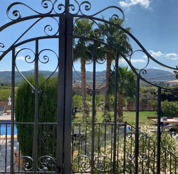 Aamiaismajoitus (B&B) Casa Alestelou