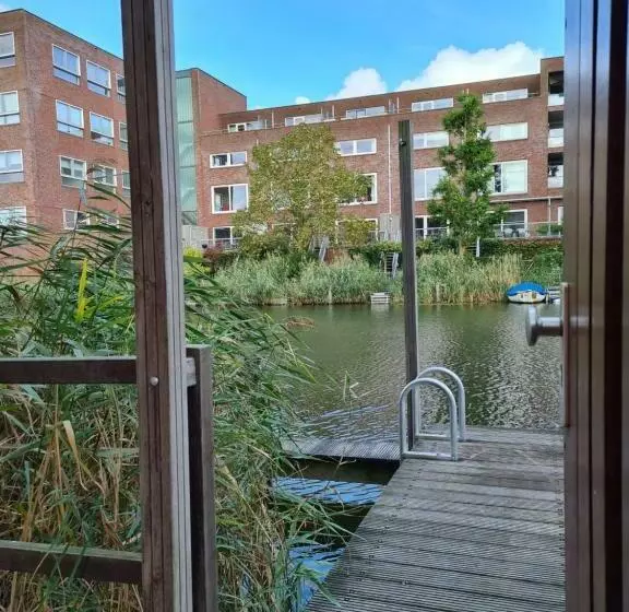 تختخواب و صبحانه Great Canal Studio   Water View & Free Parking