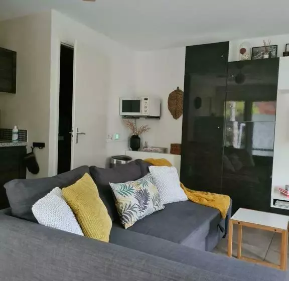 تختخواب و صبحانه Great Canal Studio   Water View & Free Parking
