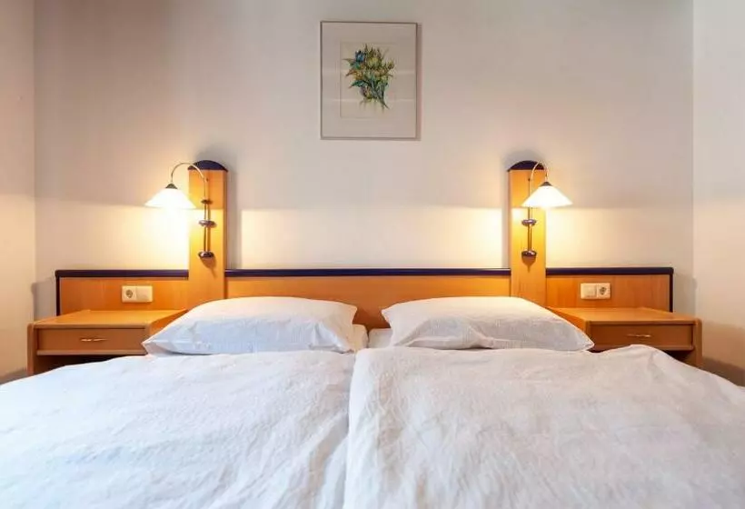 Aamiaismajoitus (B&B) Gästezimmer Im Weingut Wolf