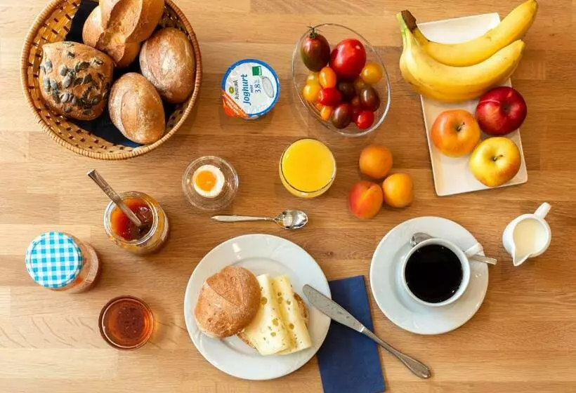 Aamiaismajoitus (B&B) Gästezimmer Im Weingut Wolf