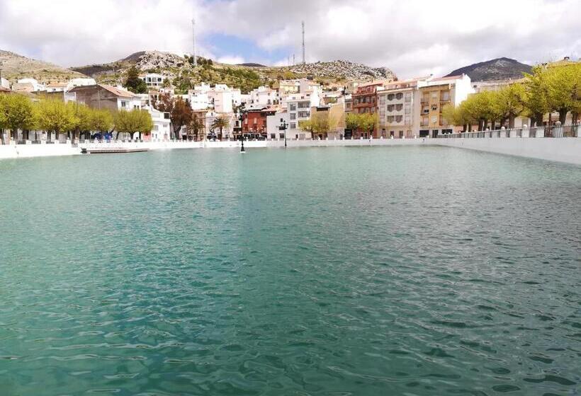 فندق Cueva El Madrono