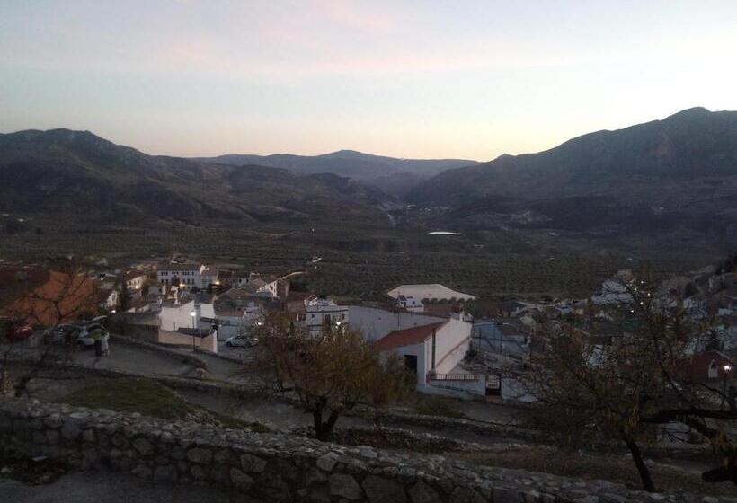 فندق Cueva El Madrono