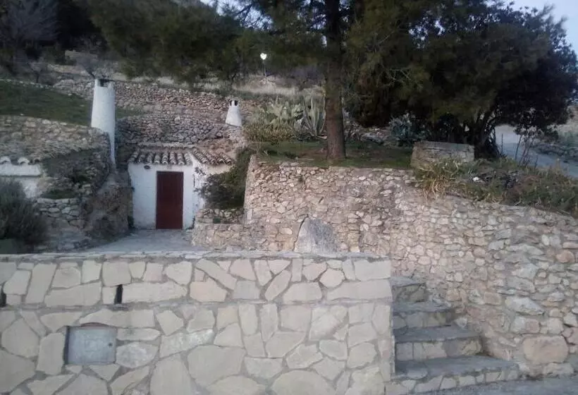 ホテル Cueva El Madrono