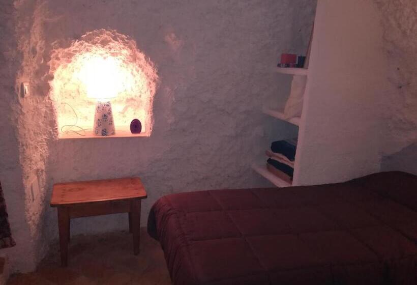 فندق Cueva El Madrono