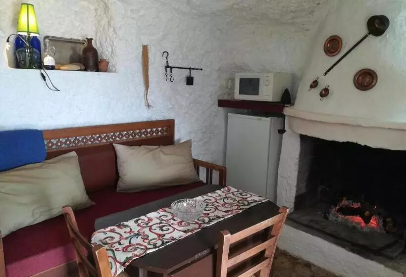 ホテル Cueva El Madrono
