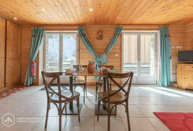 ペンション Chalet Le Bois Joli