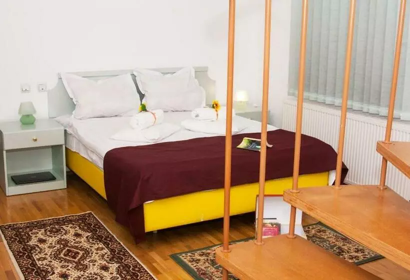 پانسیون Clermont Sinaia